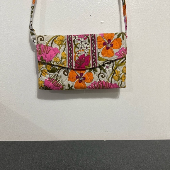 Vera Bradley Handbags - Crossbody By Vera Bradley In Floral Print, Size:Small
